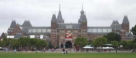 Het Rijksmuseum met een overzicht van de Nederlandse kunst en geschiedenis